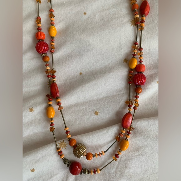 Double string Long necklace w orange and red beads - Picture 5 of 10